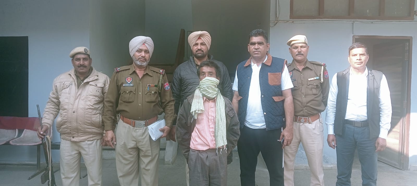 गढ़शंकर पुलिस ने मामले में धारा 420 के तहत नामजद भगोड़े को गिरफ्तार कर लिया।